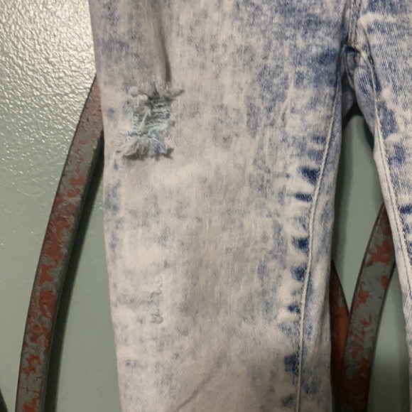 Girls’ 4T Gap Distressed Denim Stretch Jegging Ankle - Picture 4 of 11